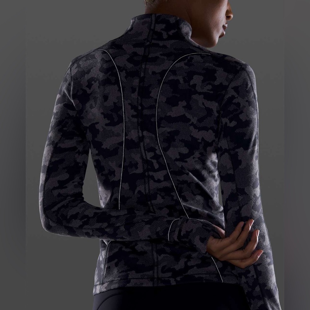 Lululemon Run Briskly 1/2 Zip Pullover Activewear Running Fitness Workout Camo